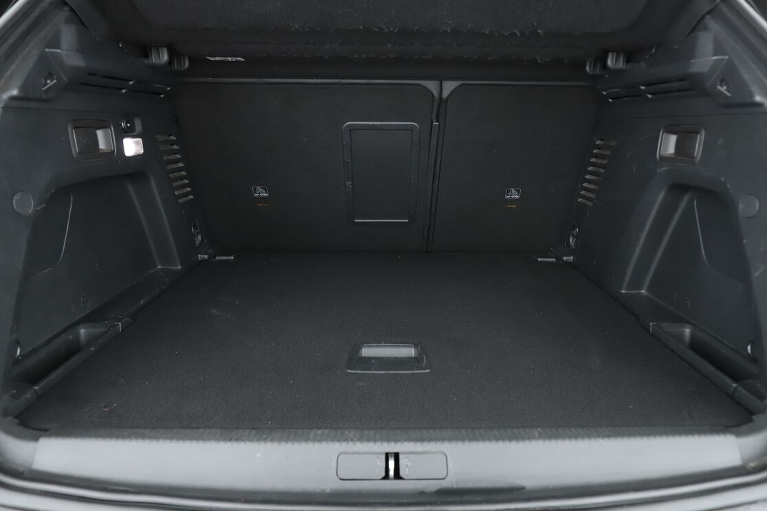Intérieur coffre 1