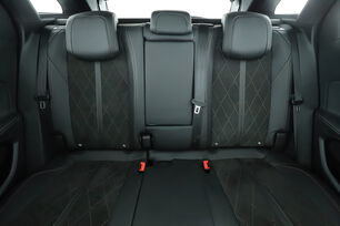 Intérieur sièges arrière depuis le côté conducteur