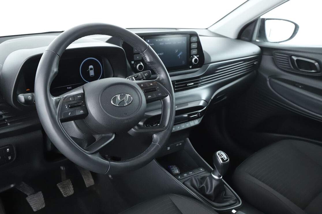 Innenraum der Fahrerseite vom Rücksitz