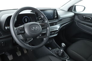 Innenraum der Fahrerseite vom Rücksitz