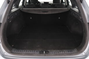 carDetails.imgAlt.interior.9