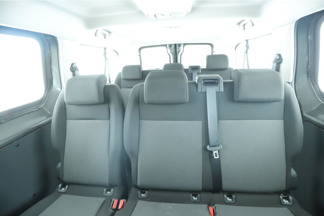 Intérieur sièges arrière depuis le côté conducteur