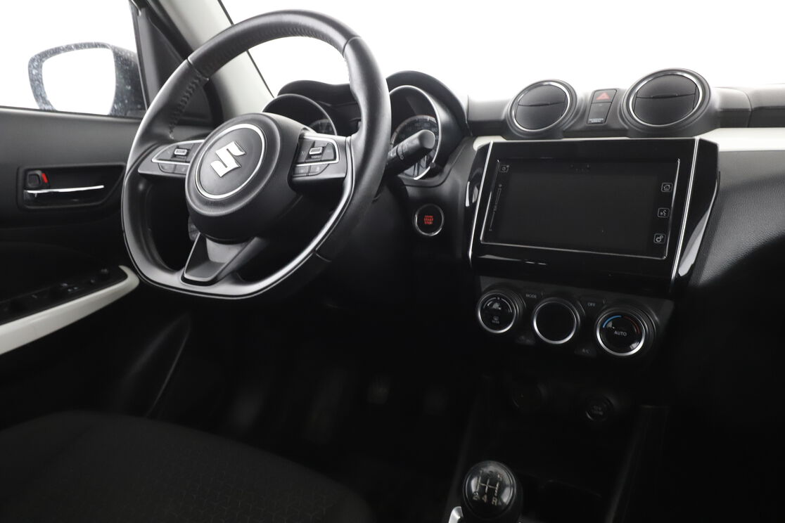 Intérieur côté conducteur depuis le siège arrière