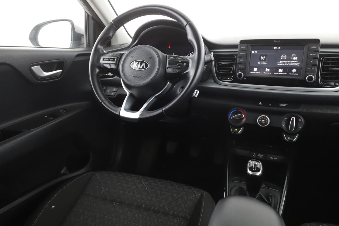 Intérieur côté conducteur depuis le siège arrière
