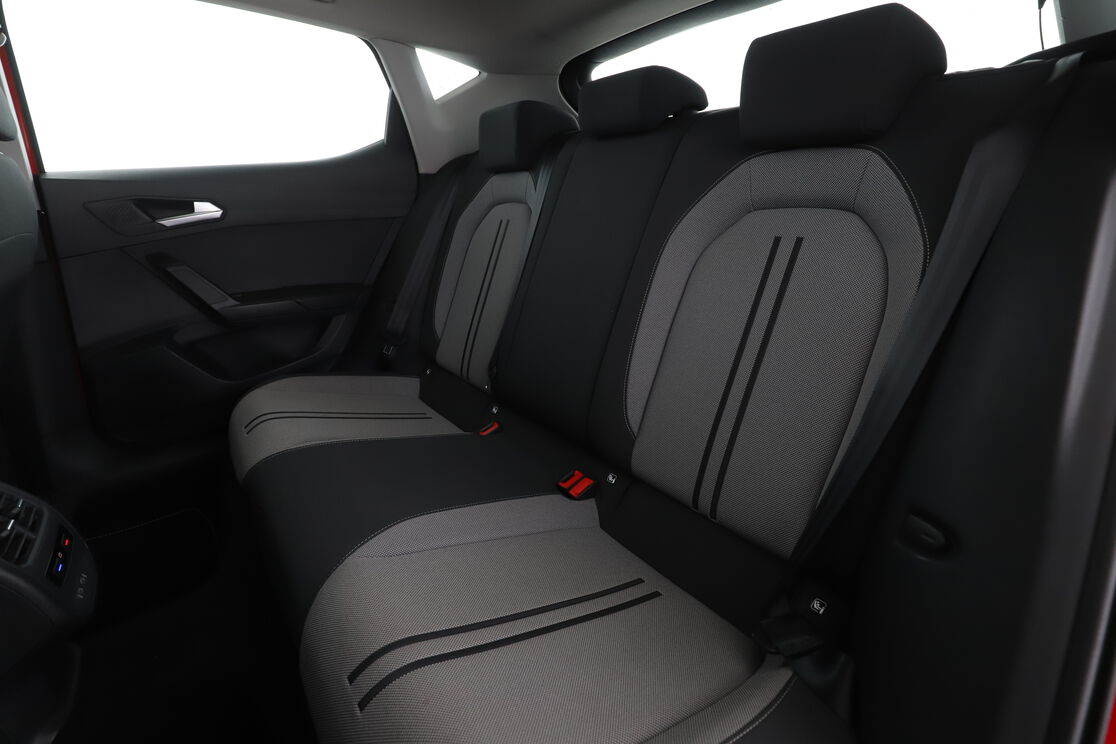 Intérieur sièges arrière depuis le côté conducteur
