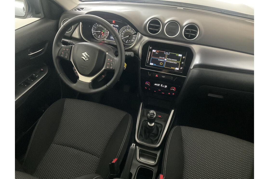 Interno lato guidatore, dal sedile posteriore