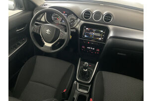 Interno lato guidatore, dal sedile posteriore