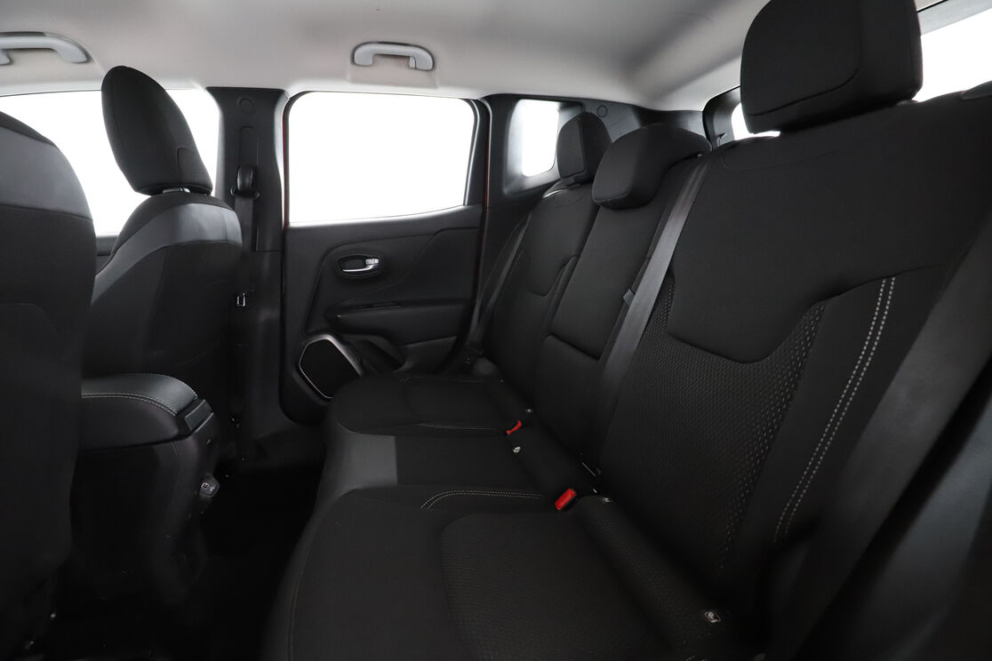 Interno sedili posteriori, dal lato guidatore