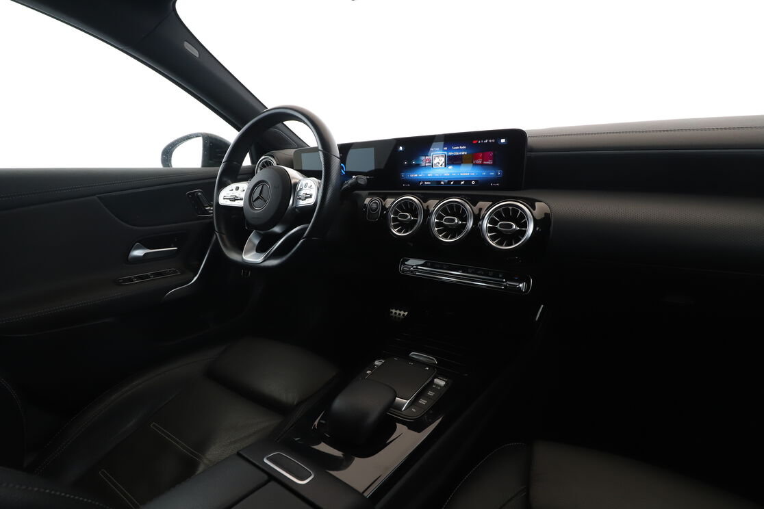 Intérieur côté conducteur depuis le siège arrière