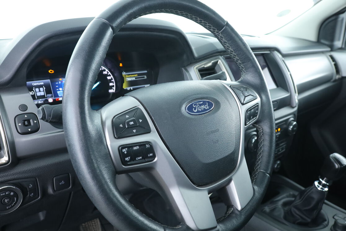 Intérieur côté conducteur 2