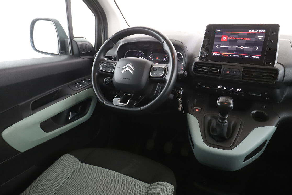 Intérieur côté conducteur 2