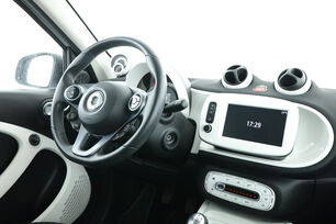 Intérieur côté conducteur depuis le siège arrière