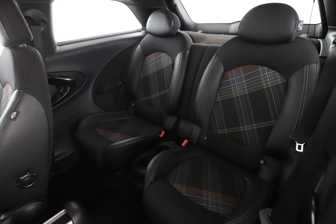 Intérieur sièges arrière depuis le côté conducteur
