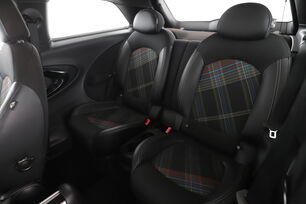 Intérieur sièges arrière depuis le côté conducteur