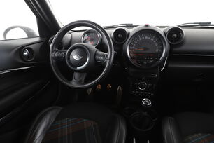 Intérieur côté conducteur depuis le siège arrière