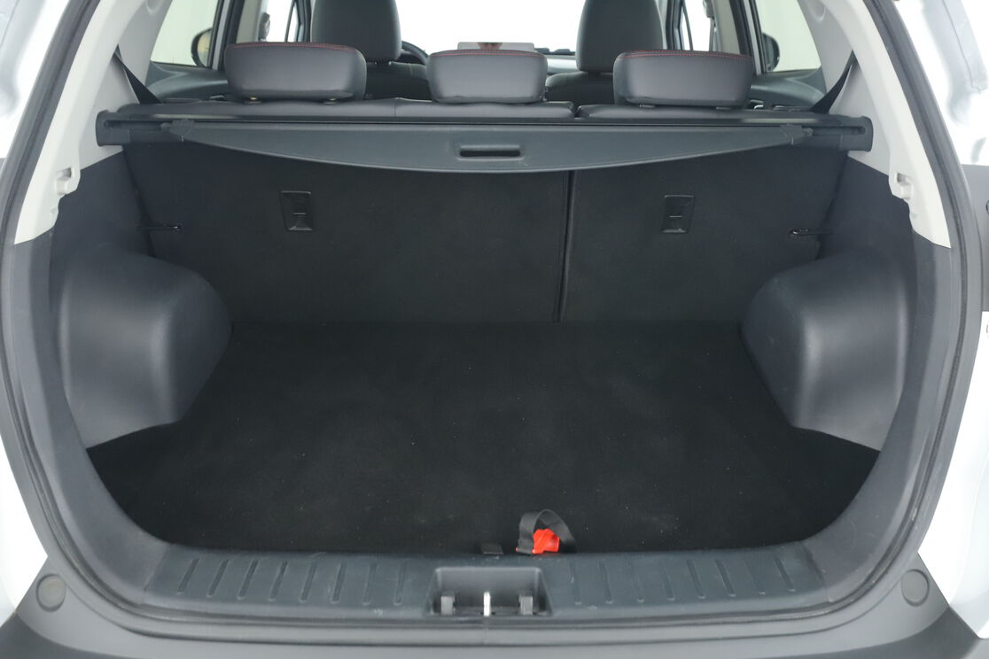 carDetails.imgAlt.interior.9