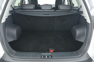 carDetails.imgAlt.interior.9