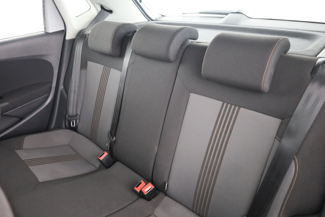 Intérieur sièges arrière depuis le côté conducteur