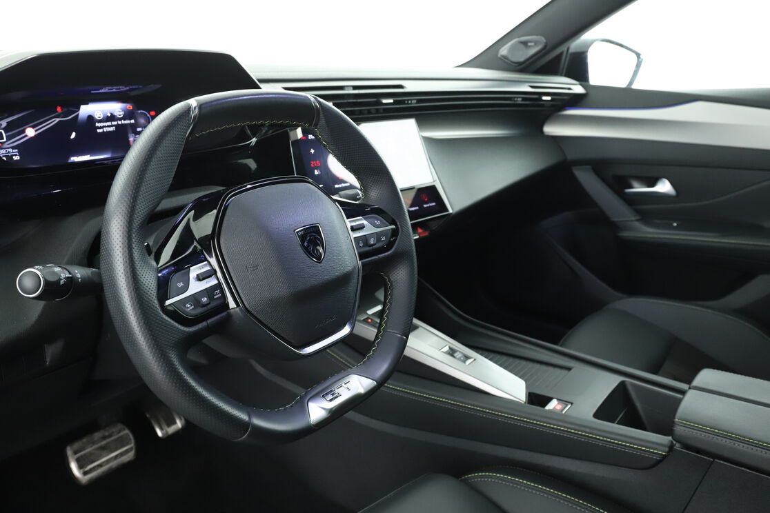 Intérieur côté conducteur 2