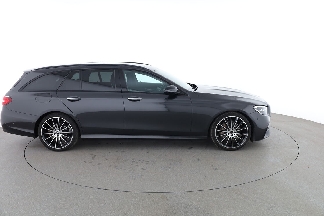 Extérieur côté droit