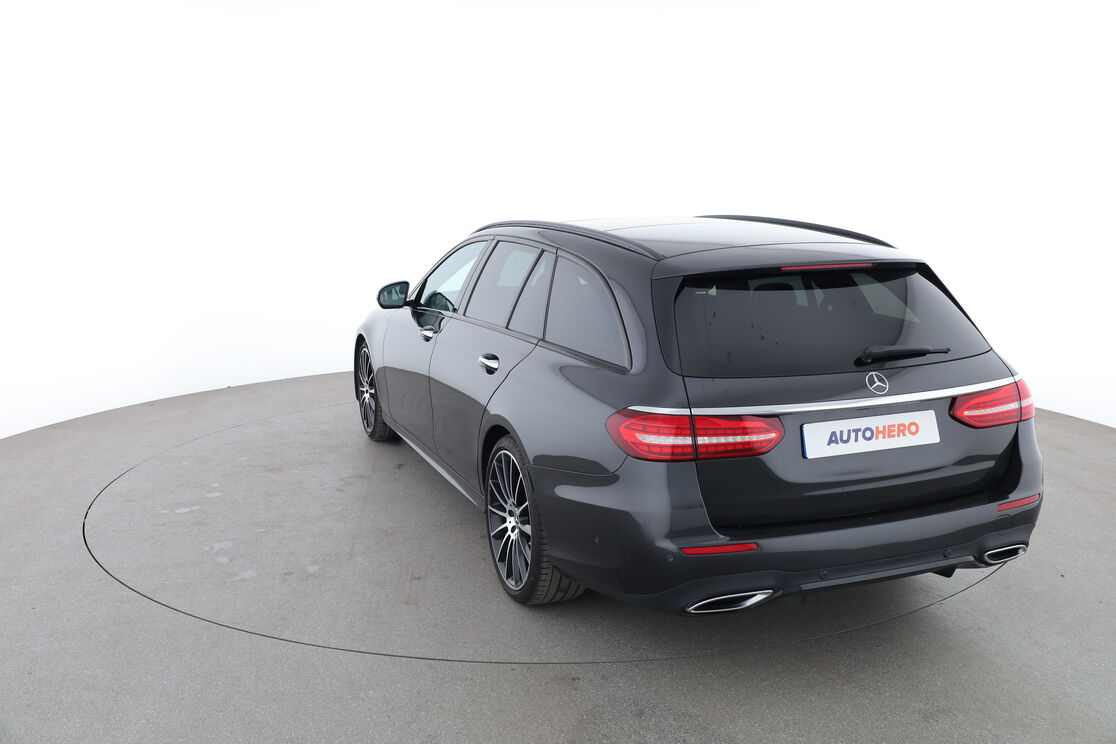 Extérieur arrière gauche