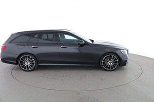 Extérieur côté droit