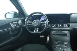 Intérieur côté conducteur depuis le siège arrière