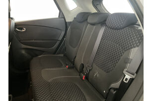 Interno sedili posteriori, dal lato guidatore