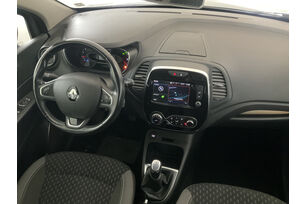 Interno lato guidatore, dal sedile posteriore