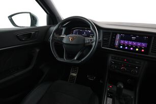 Interior lado del conductor desde el asiento trasero