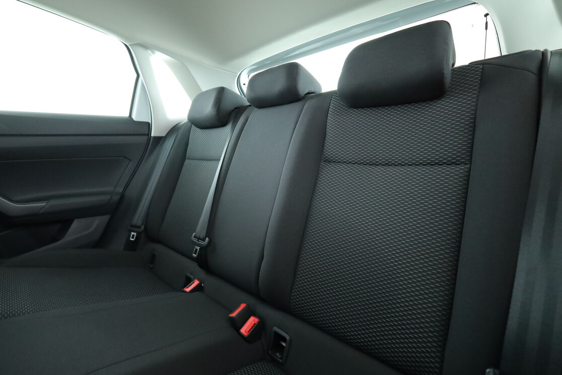 Intérieur sièges arrière depuis le côté conducteur