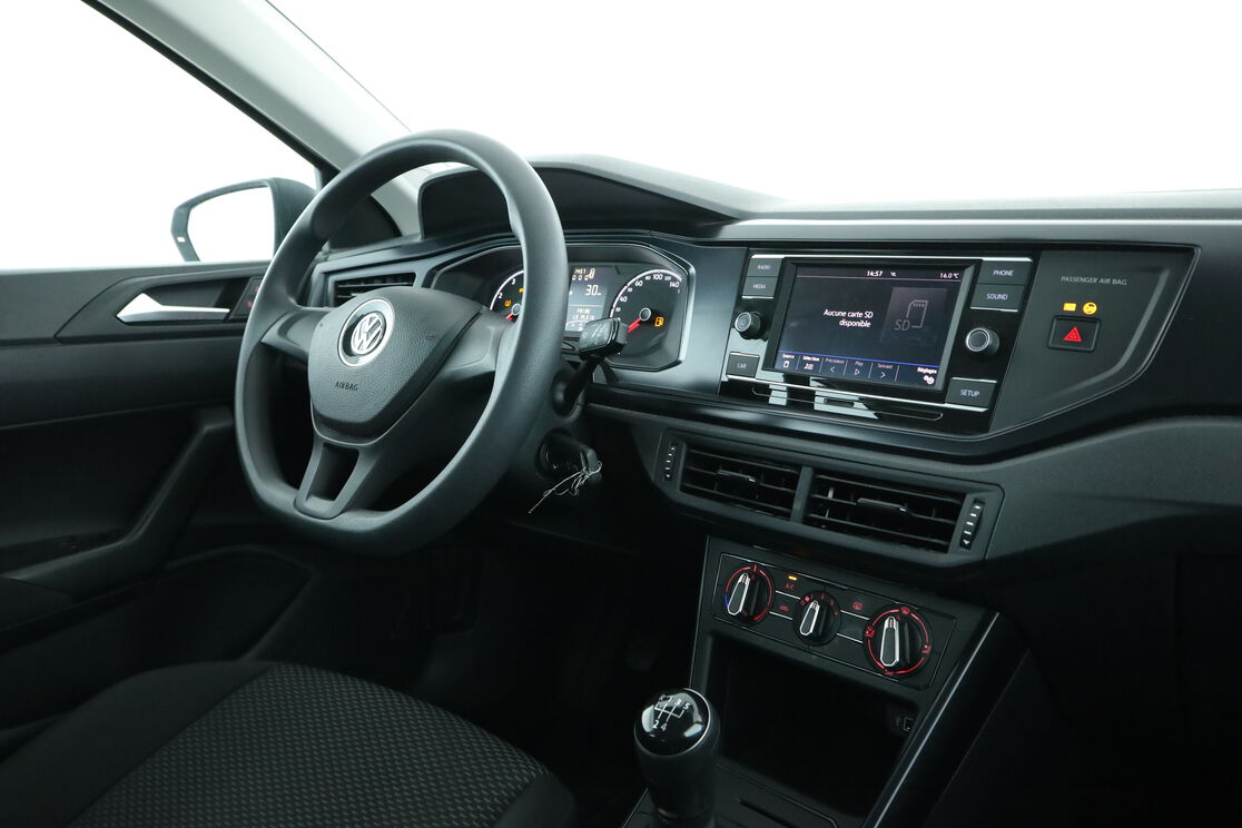 Intérieur côté conducteur depuis le siège arrière