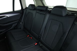 Intérieur sièges arrière depuis le côté conducteur