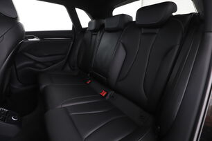 Intérieur sièges arrière depuis le côté conducteur