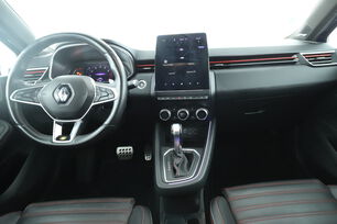 Intérieur avant de l'habitacle depuis le siège arrière