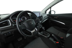 Intérieur côté conducteur 2
