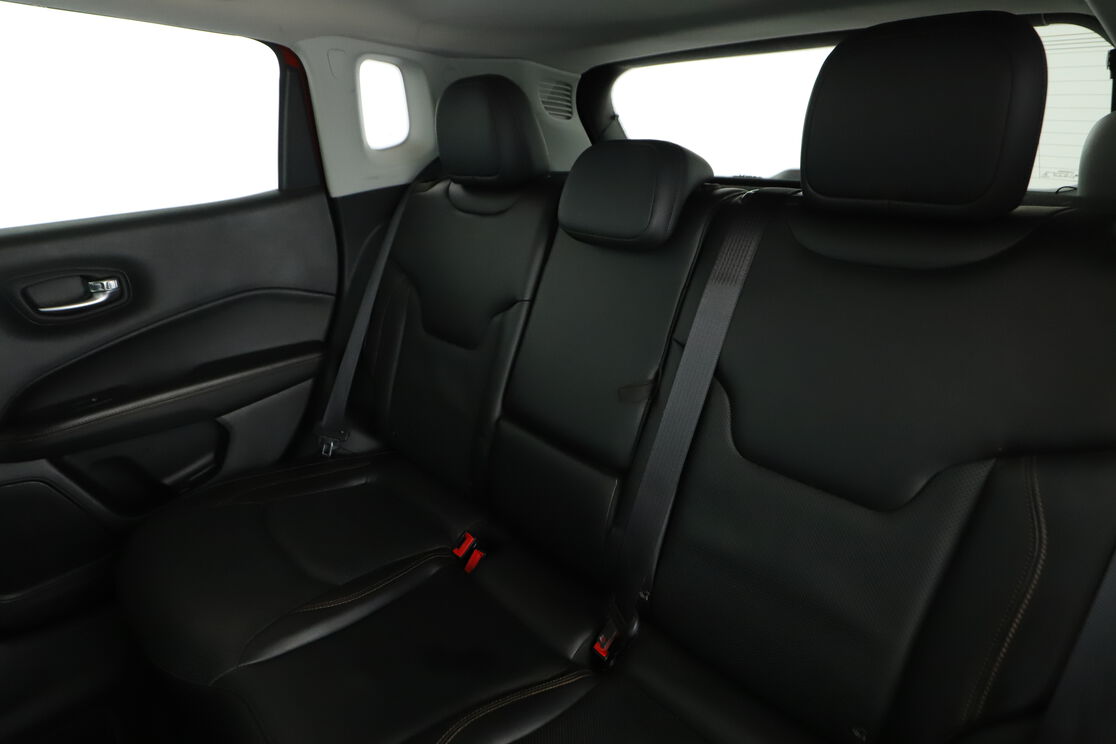 Interno sedili posteriori, dal lato guidatore