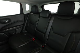 Interno sedili posteriori, dal lato guidatore