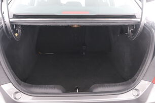 carDetails.imgAlt.interior.9