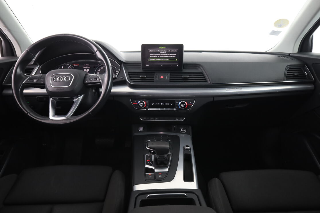 Intérieur avant de l'habitacle depuis le siège arrière