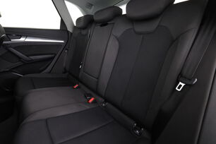 Intérieur sièges arrière depuis le côté conducteur