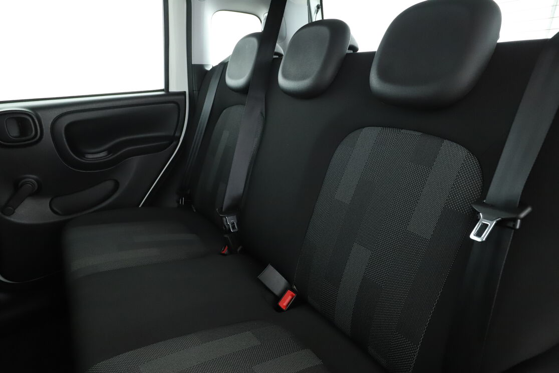 Intérieur sièges arrière depuis le côté conducteur