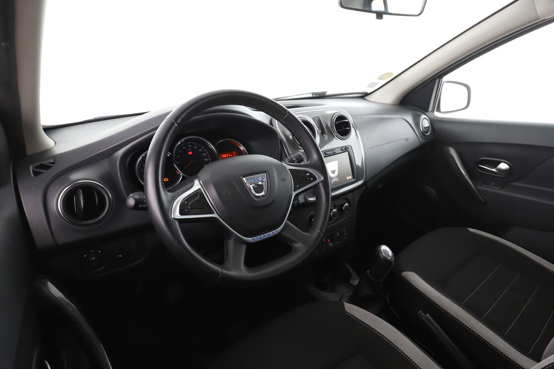 Intérieur côté conducteur 2