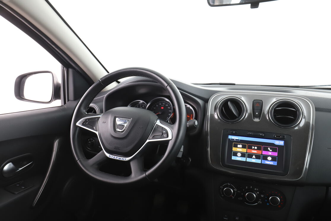 Intérieur côté conducteur depuis le siège arrière