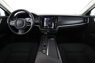 Främre interiör sett från baksätet