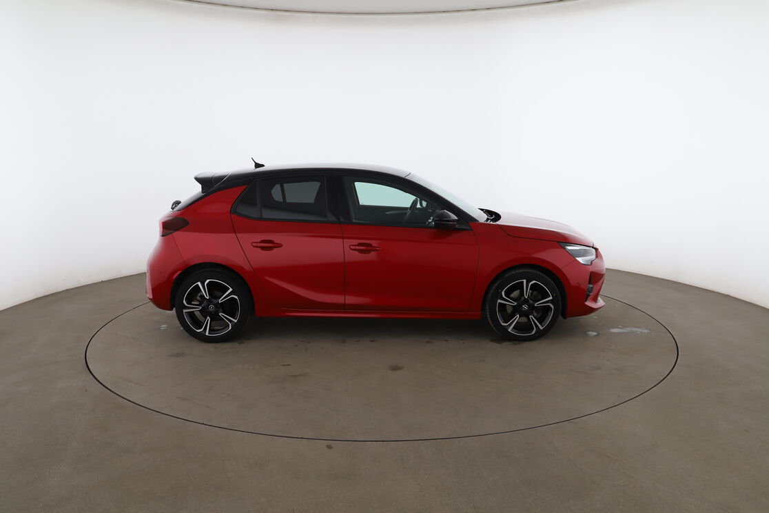 Extérieur côté droit