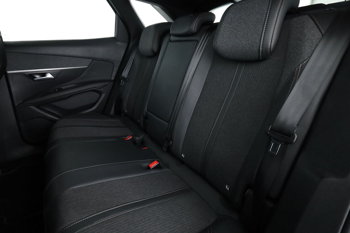 Intérieur sièges arrière depuis le côté conducteur