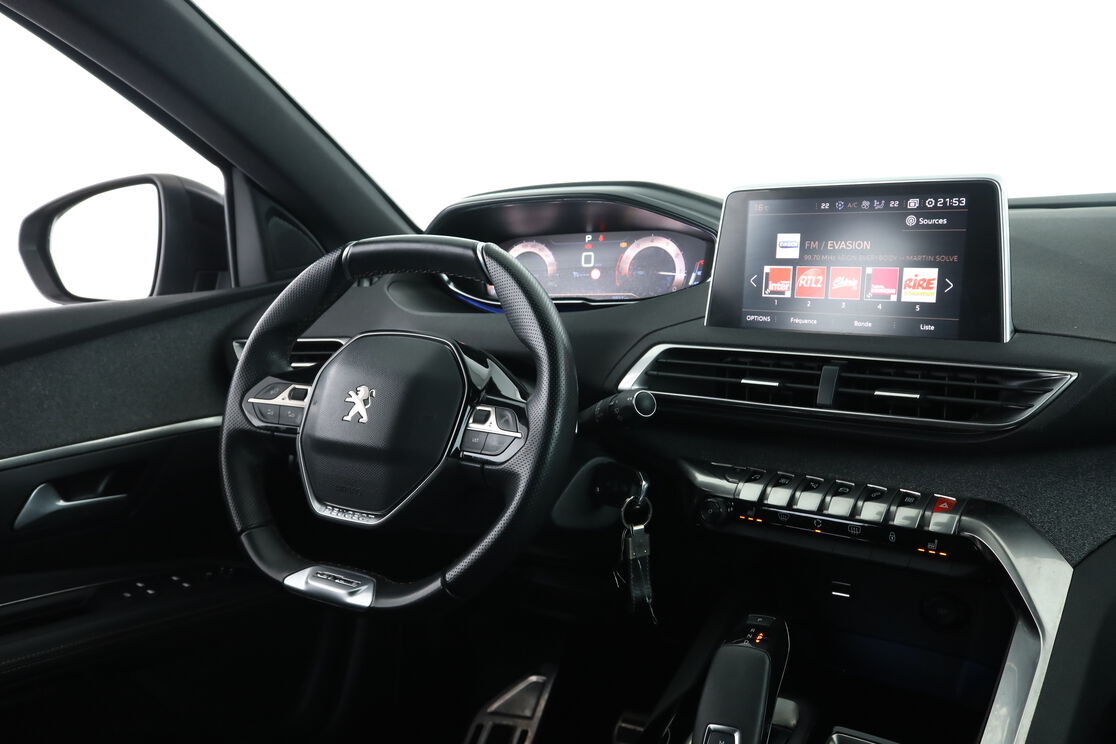 Intérieur côté conducteur depuis le siège arrière