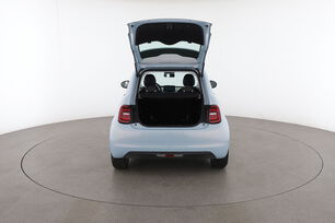 carDetails.imgAlt.interior.9