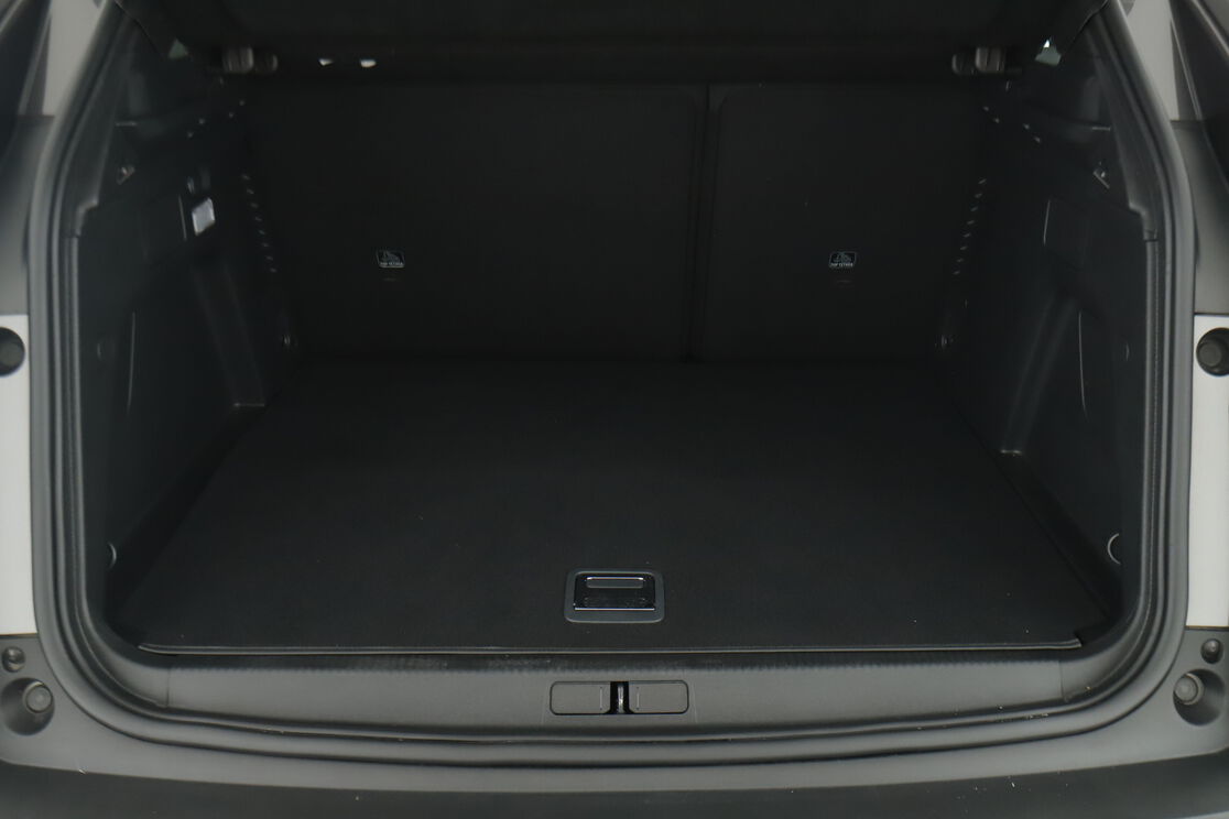 carDetails.imgAlt.interior.10